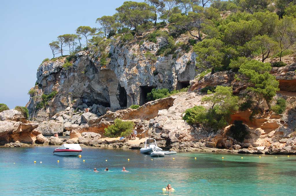 Grotten Cala Portals Vells